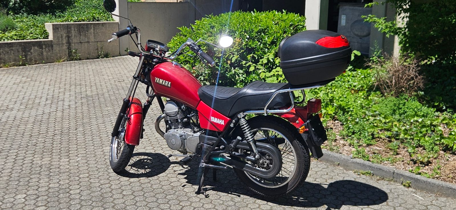 Yamaha SR125 124 ccm · 12 PS · 1 Zyl. · Benzin, Bolligen Bern